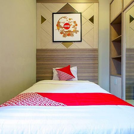 Oyo 1195 The Doctor'S Guest House Syariah Kejayan Екстериор снимка