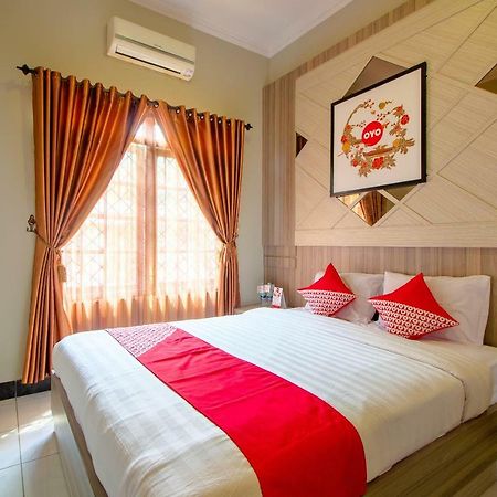Oyo 1195 The Doctor'S Guest House Syariah Kejayan Екстериор снимка