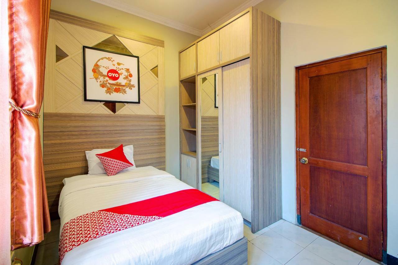 Oyo 1195 The Doctor'S Guest House Syariah Kejayan Екстериор снимка