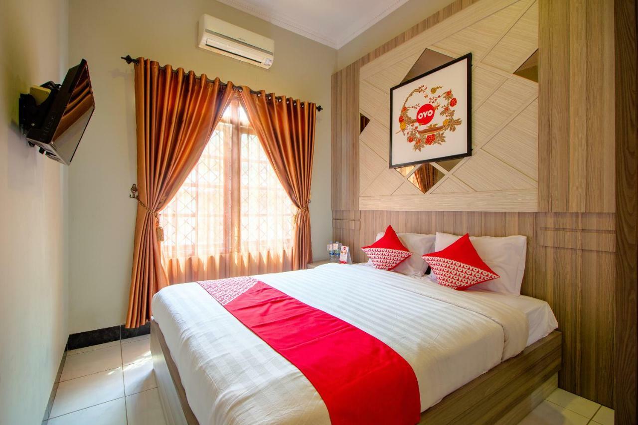Oyo 1195 The Doctor'S Guest House Syariah Kejayan Екстериор снимка