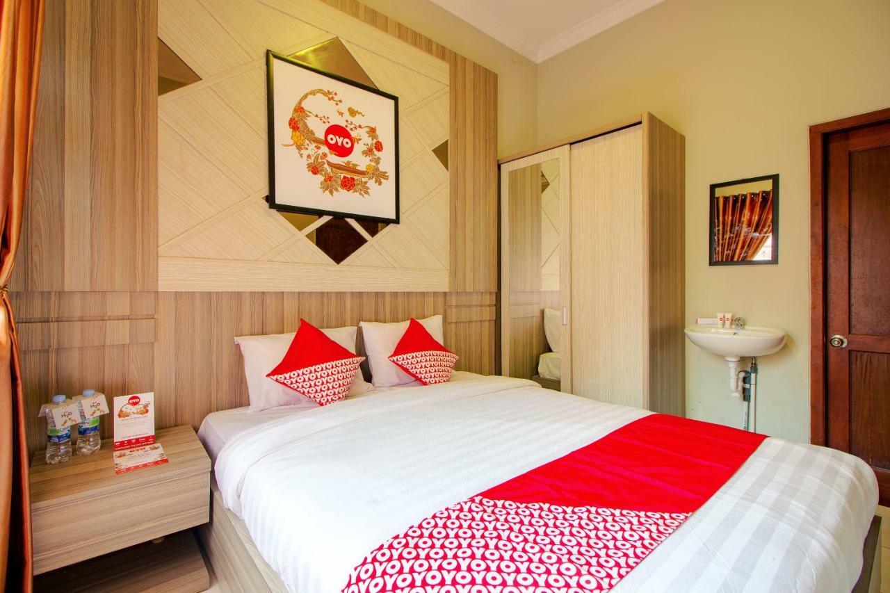 Oyo 1195 The Doctor'S Guest House Syariah Kejayan Екстериор снимка