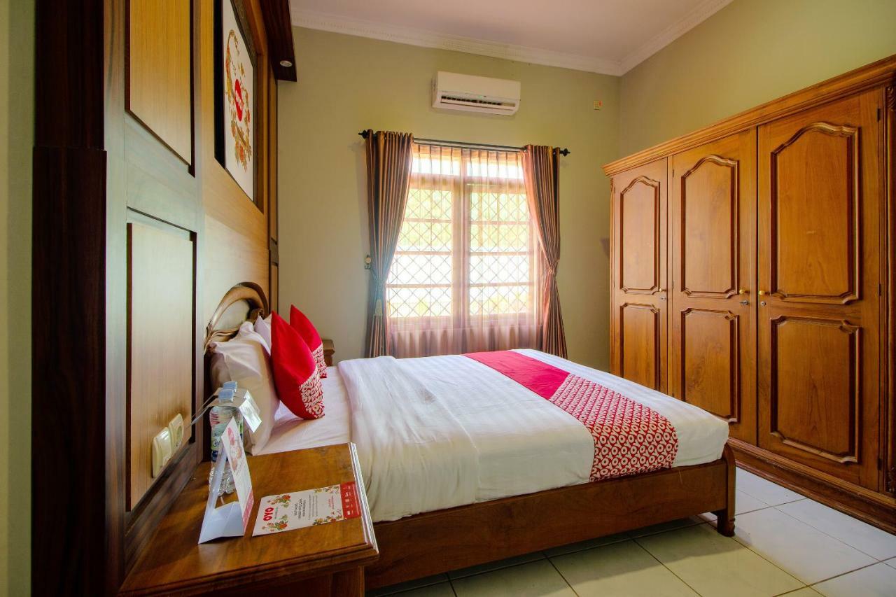 Oyo 1195 The Doctor'S Guest House Syariah Kejayan Екстериор снимка