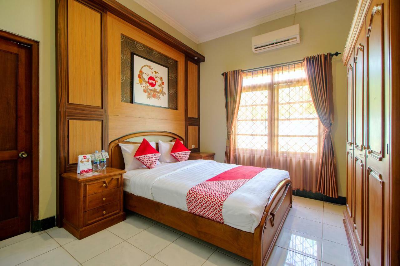 Oyo 1195 The Doctor'S Guest House Syariah Kejayan Екстериор снимка