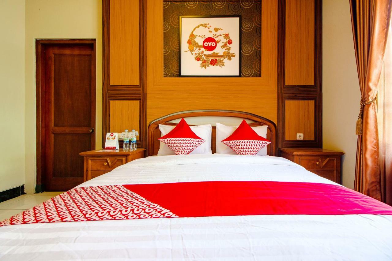 Oyo 1195 The Doctor'S Guest House Syariah Kejayan Екстериор снимка