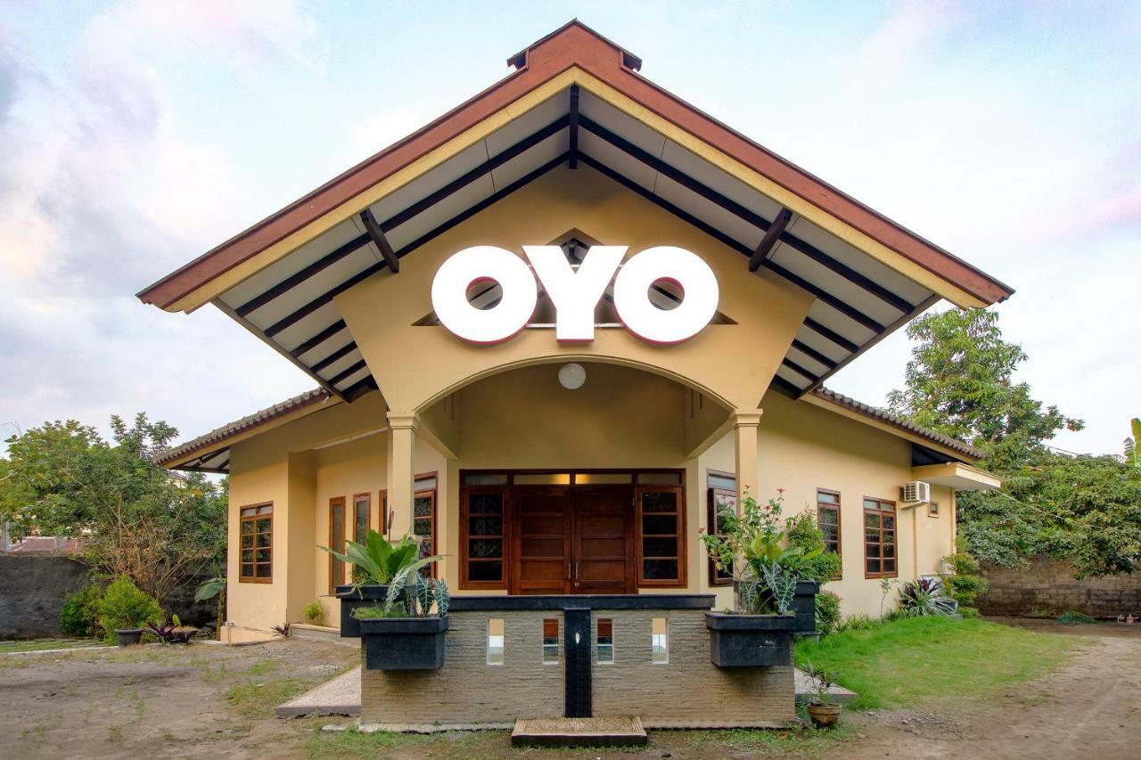 Oyo 1195 The Doctor'S Guest House Syariah Kejayan Екстериор снимка